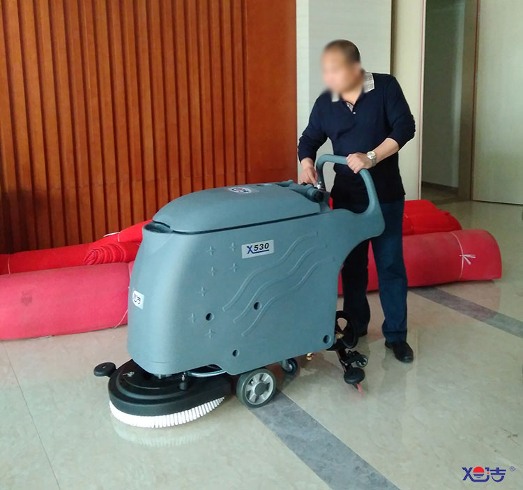 辦公室保潔，環保無污染無噪音，高效清潔-辦公室洗地機